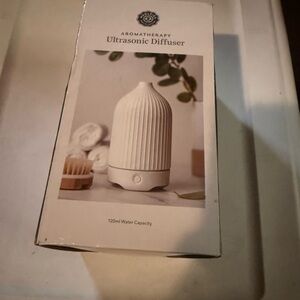 Aromatherapy Ultrasonic Diffuser - White